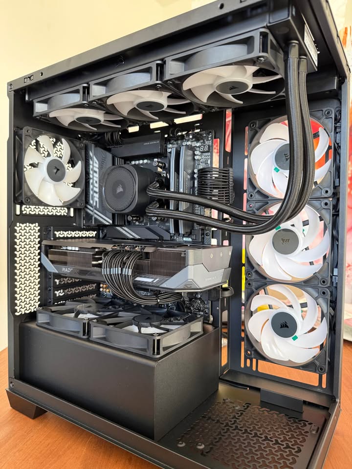 Aorus Master Thumbnail 2