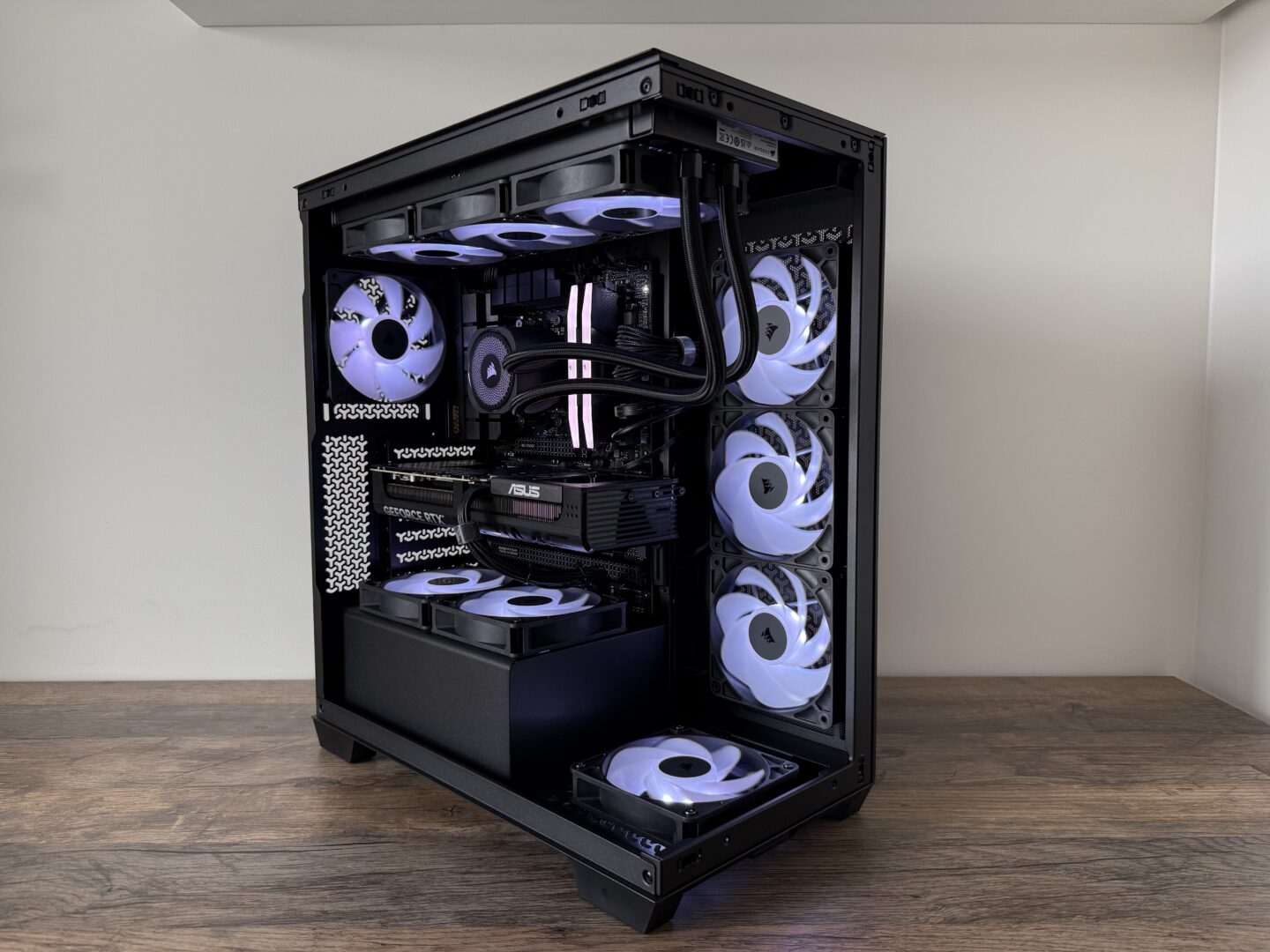 Prime Gaming Elite PC med Ryzen 7 7800X3D og ASUS PRIME RTX 5070 grafikkort optimeret til konkurrence FPS