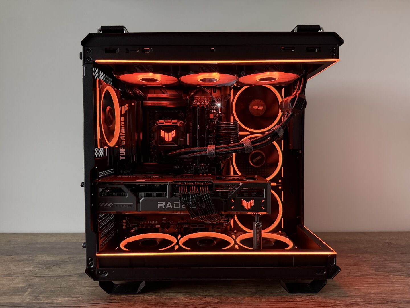 TUF Horizon Elite - Intern view af komponenter