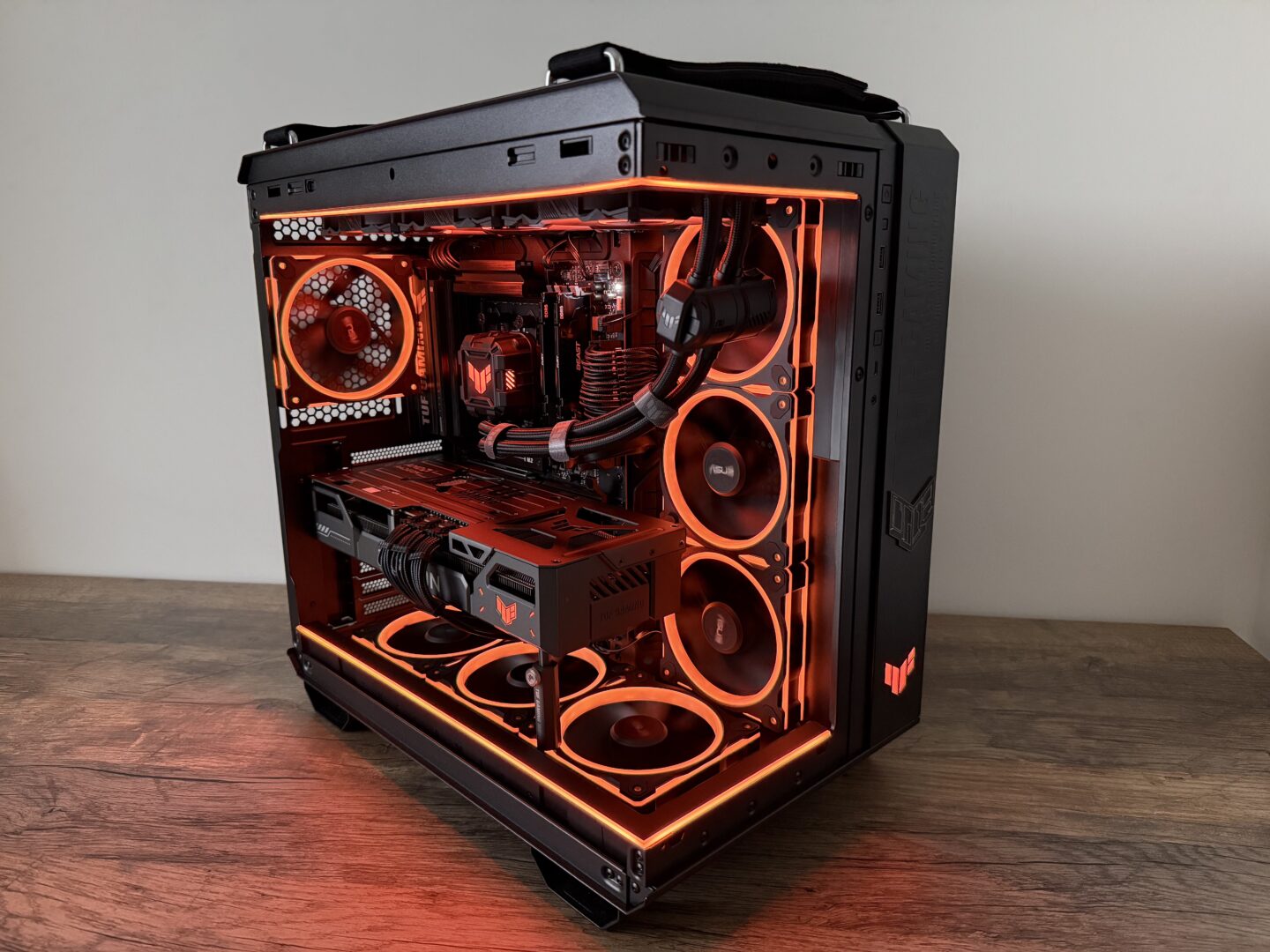 TUF Horizon Elite gaming PC